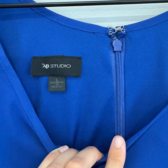 AB Studio Dress with Unique Sleeves Size Lg - Picture 5 of 11